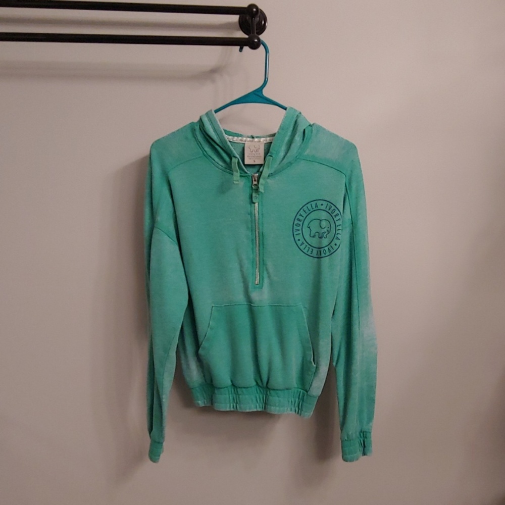 Ivory Ella Distressed Pullover Size: S